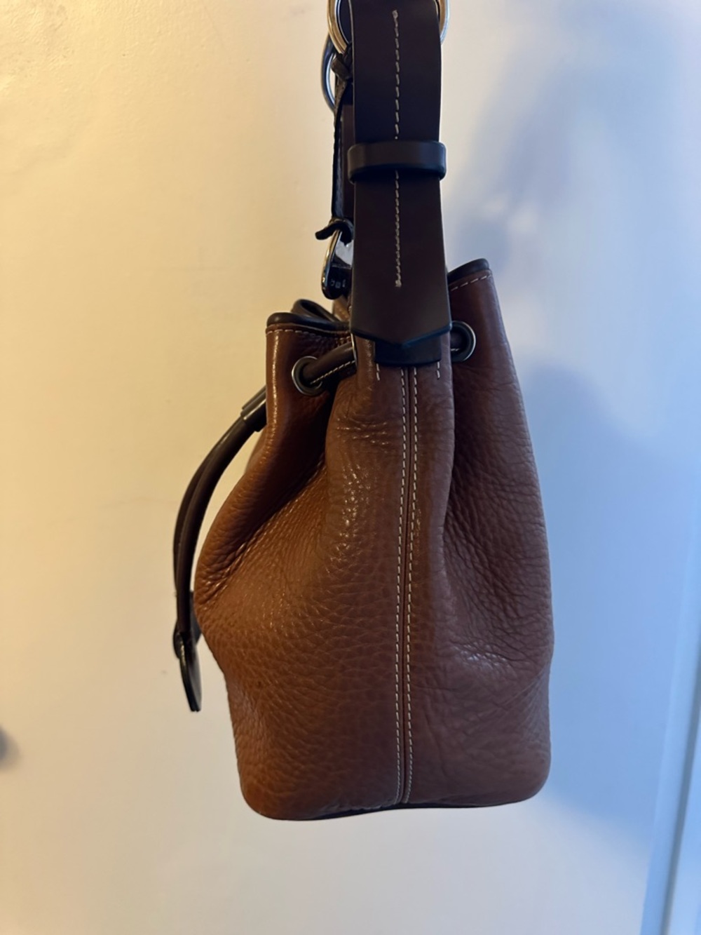 Dooney & Bourke Brown Leather Drawstring Shoulder Bag with Dark Brown Trim - Picture 2 of 16